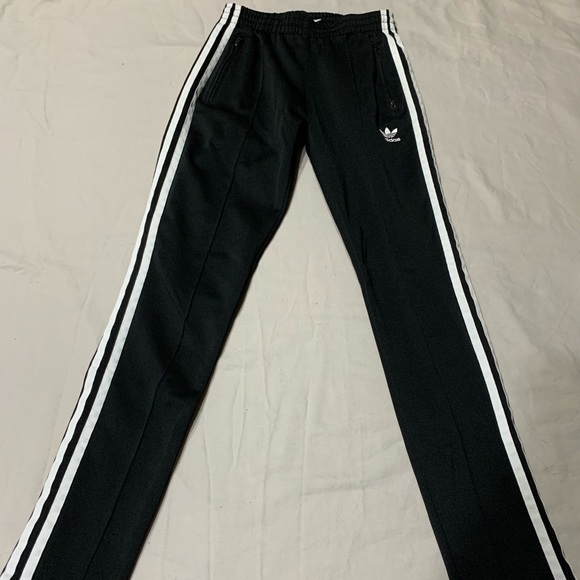Adidas Primeblue SST track pants - Picture 2 of 12